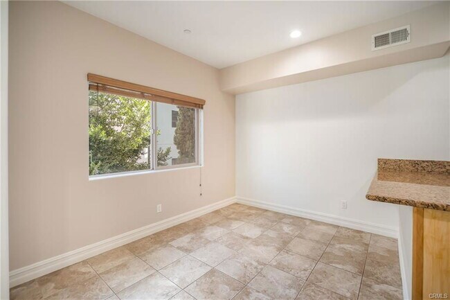 Foto del edificio - 10808 Kling St