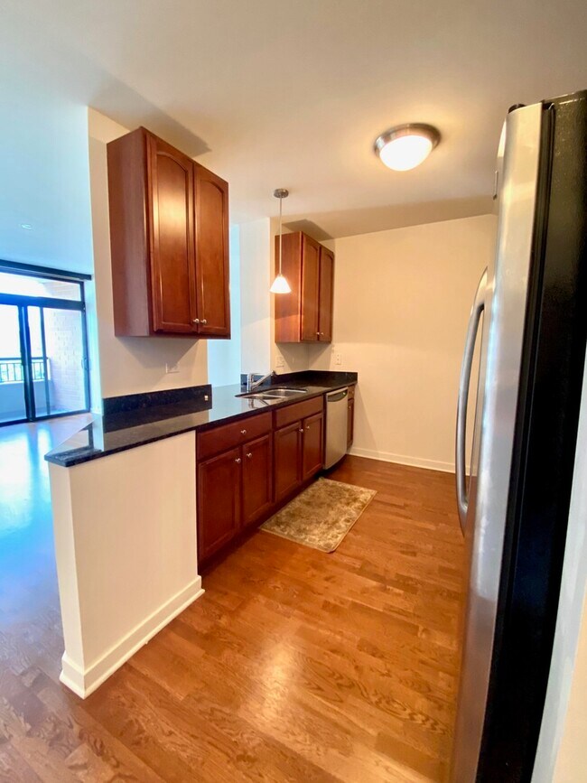 Foto del edificio - 1160 S Michigan Ave