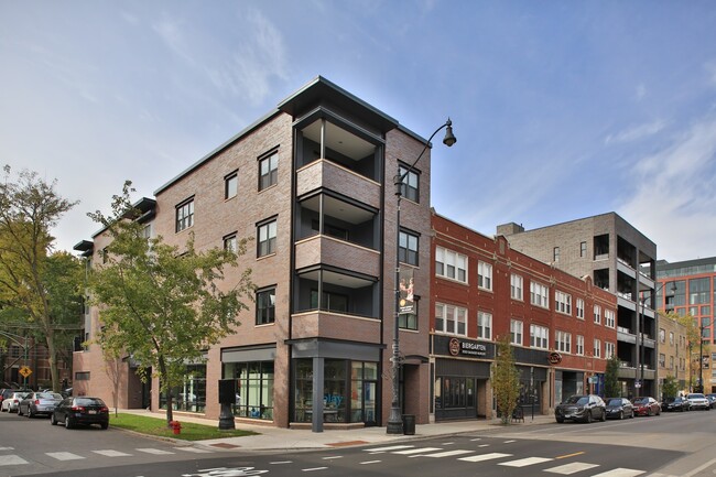 Building Photo - 904 W Montana St