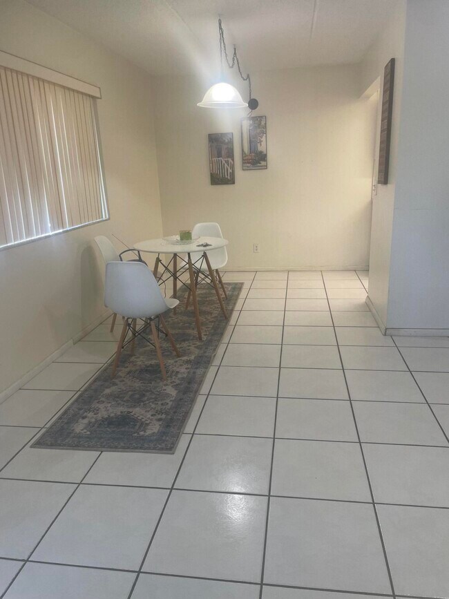 Foto del edificio - 3300 Springdale Blvd