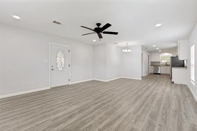 Building Photo - 1110 N Ross Ave