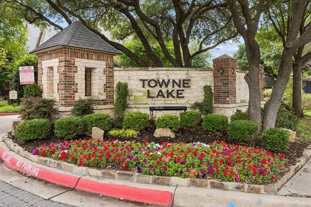 Building Photo - 4147 Towne Green Cir
