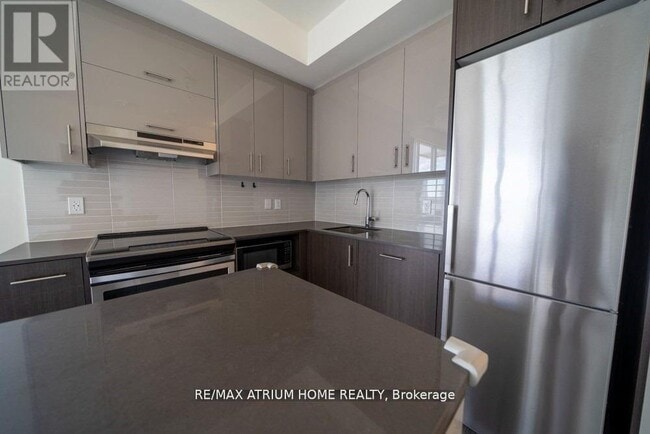 Photo du bâtiment - 180 Fairview Mall Dr