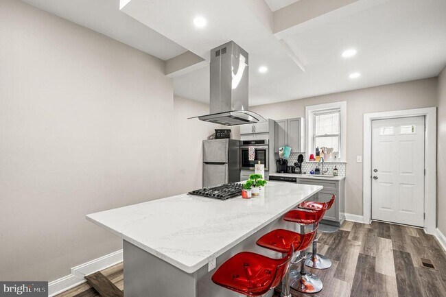 Foto del edificio - 930 N 30th St
