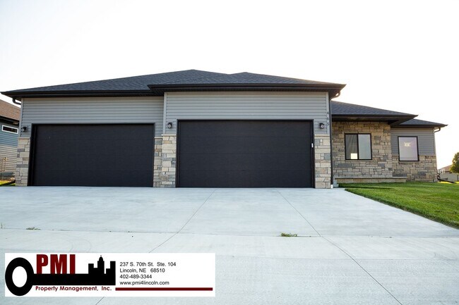 Foto del edificio - 5 Bedroom 3 bath, beautiful home in North ...