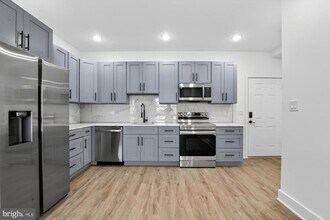 Building Photo - 2331 E York St