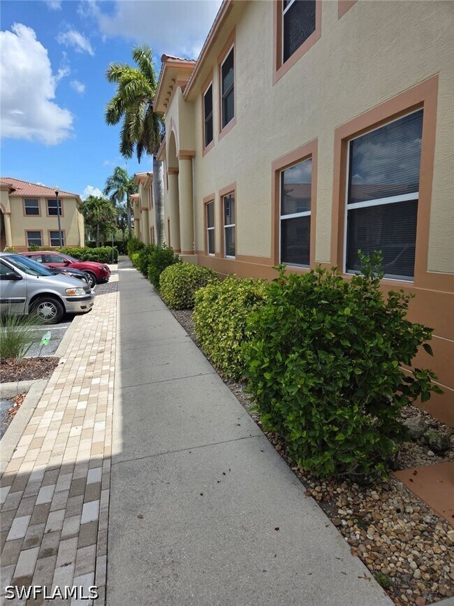 Foto del edificio - 15417 Bellamar Cir