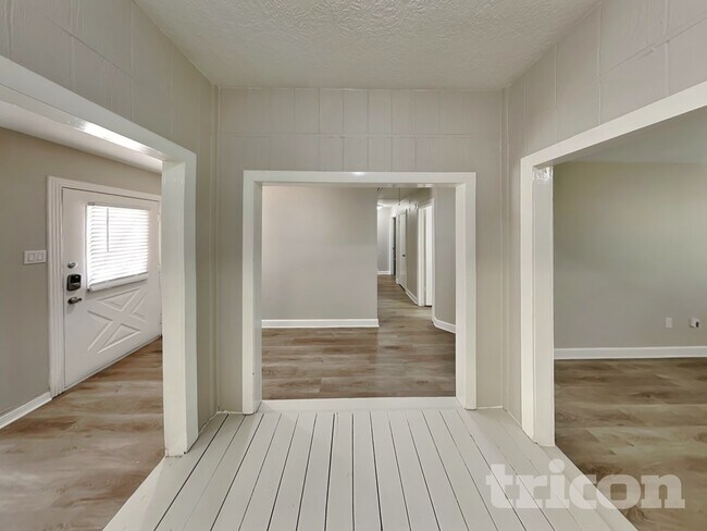 Foto del edificio - 5507 Bridgegate Dr