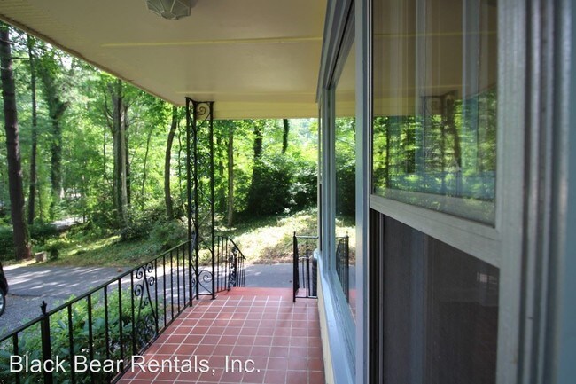 Building Photo - 4 br, 2 bath House - 225 S Laurel Circle