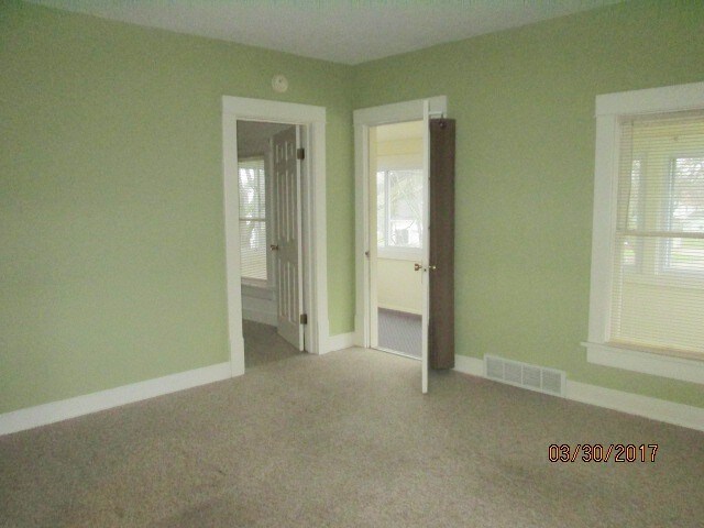 Building Photo - 416 W Walworth St