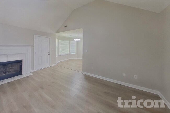 Foto del edificio - 162 Willow Springs Ln