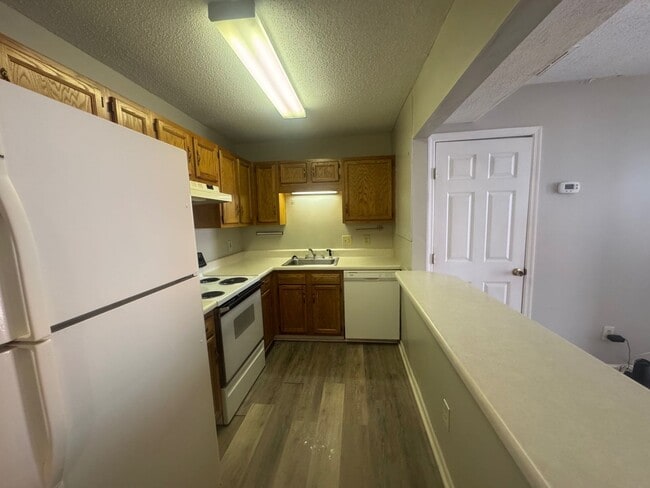 Building Photo - 208 W Watauga Ave
