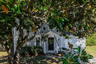 Building Photo - 895 Highland Terrace NE