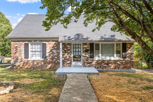 Photo - 312 Boiling Springs Dr House