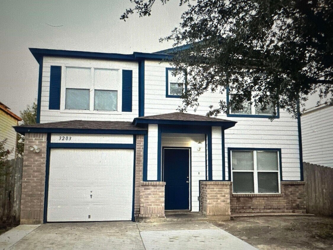 Primary Photo - 3203 St Isaac Loop