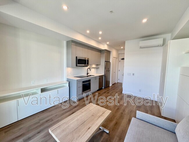 Photo du bâtiment - 544-1274 Devonshire Ave