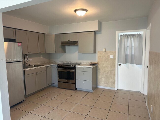 Building Photo - 2407 McKinley St