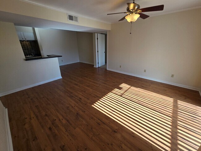Foto del edificio - College Station / 2-bed, 2-bath Condo unit...