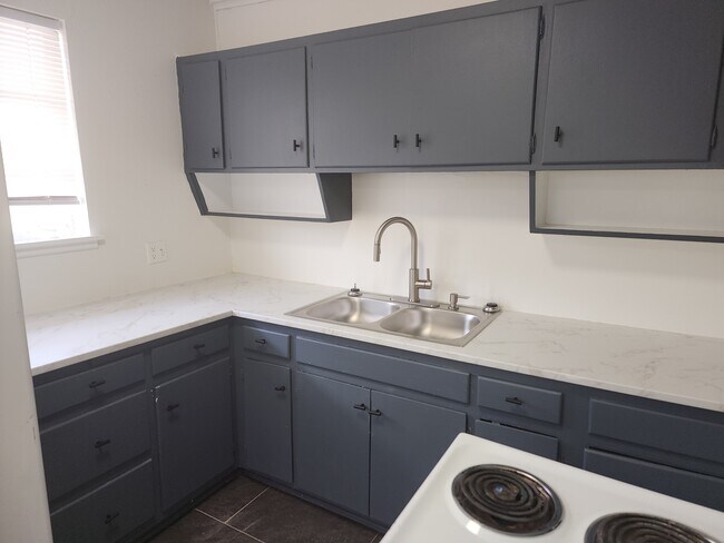 Foto del edificio - 846 Marilyn St