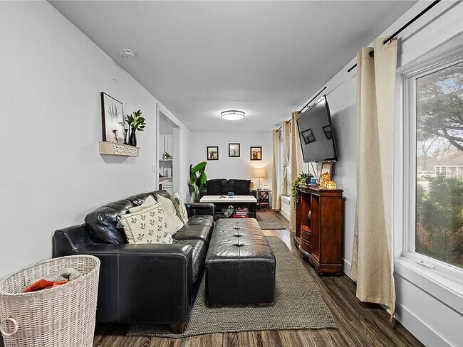 Foto del edificio - 1725 Army Post Rd