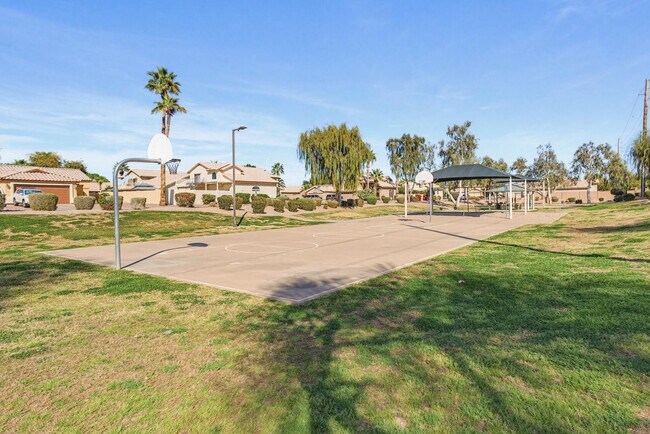 Foto del edificio - 288 S Jesse St