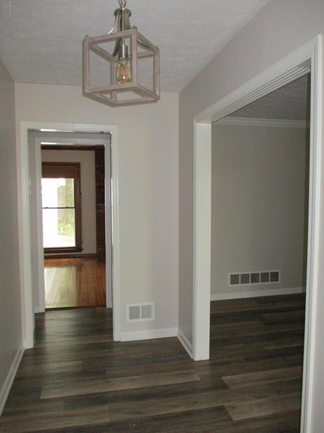 Foto del edificio - 2901 Creekside Dr