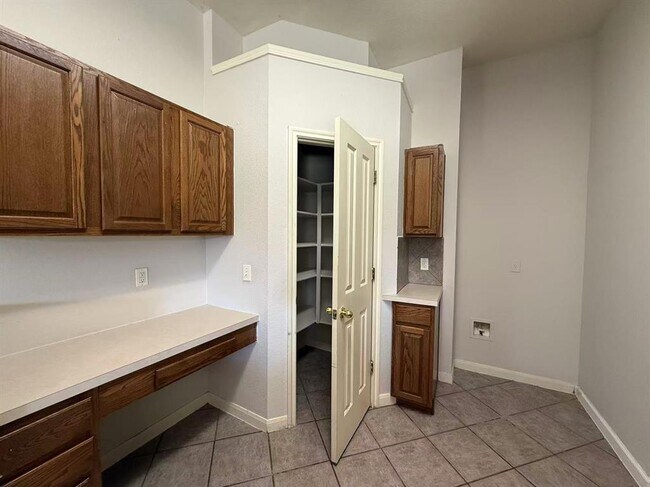 Foto del edificio - 17825 Madden Dr