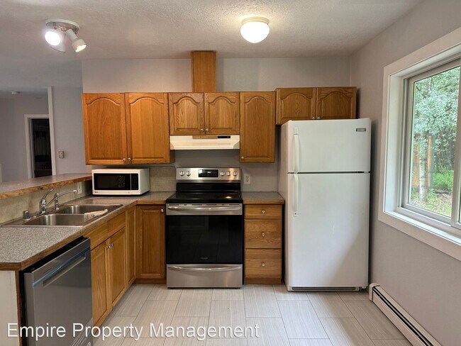 Building Photo - 2 br, 1.5 bath House - 2100 Mavencamp Circle