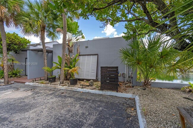 Foto del edificio - 6433 Windmill Gate Rd