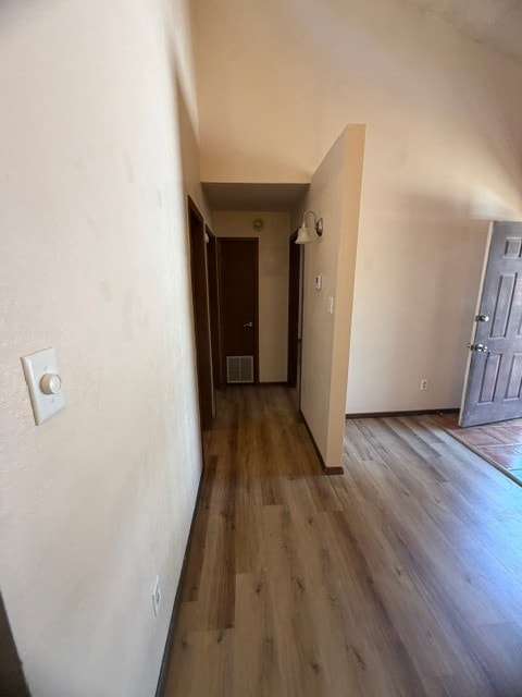 Building Photo - 303 Racquet Dr