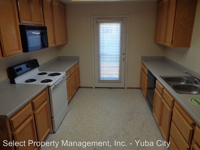 Building Photo - 3 br, 2 bath House - 1080 Courtyard Drive