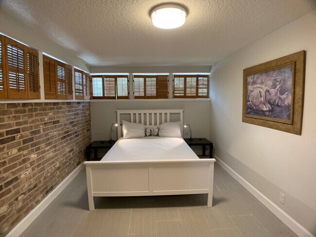 Foto del edificio - 7161 Balboa Rd