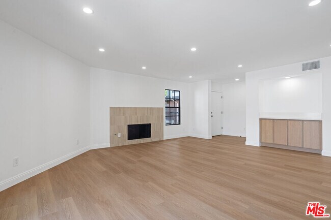 Foto del edificio - 2541 Stoner Ave