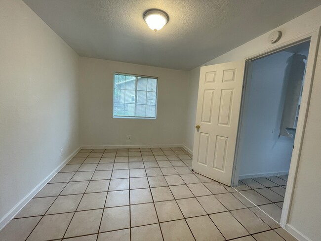 Building Photo - 7723 Molinos Ave