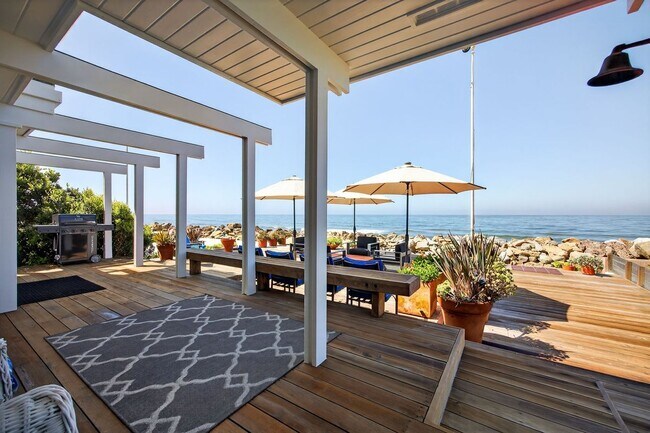 Building Photo - 5432 Rincon Beach Park Dr