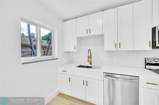 Building Photo - 513 SW 15th St