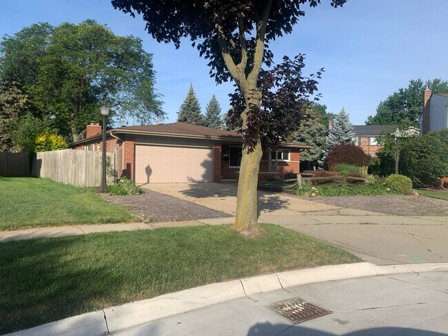 Building Photo - 33617 Elford Dr
