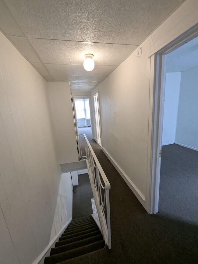 Building Photo - Large Home on a Quiet Street - Torresdale