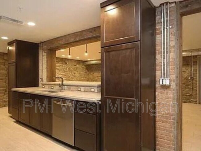Foto del edificio - 44 Lafayette Ave NE