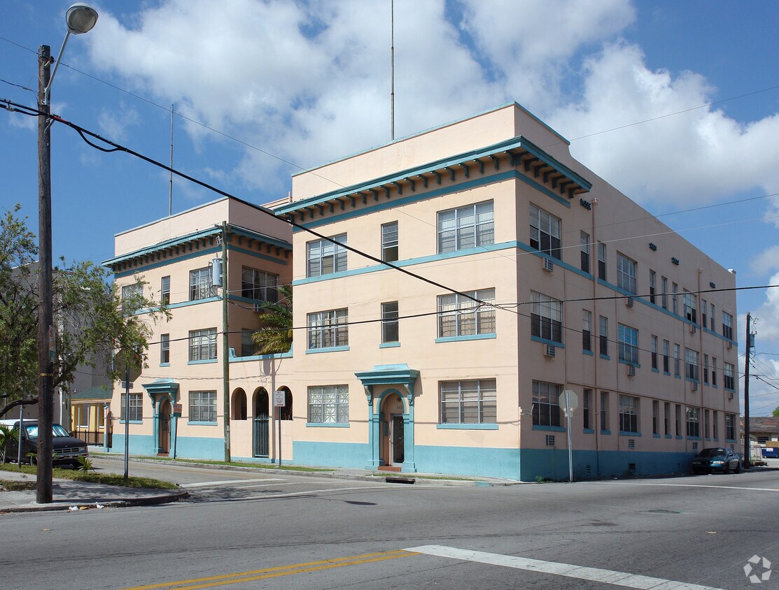 Primary Photo - 138-142 NW 15th Ave