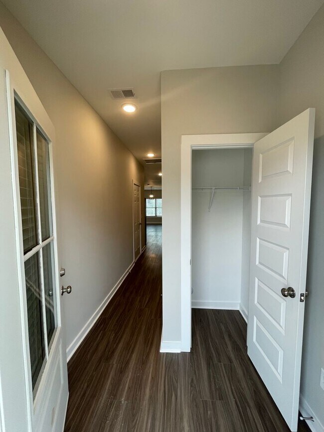 Building Photo - Home for Rent in Calera, AL!!! Available to View Now!!!