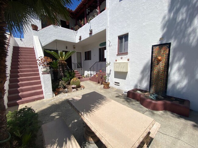 Foto del edificio - Cute 1 Bedroom 1 Bathroom Long Beach Apartment For Rent!