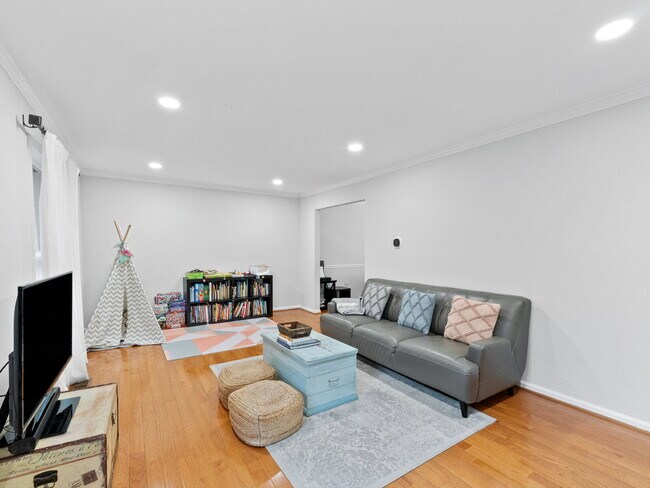 Foto del edificio - "Spacious 4-Bed Oasis with Scenic Views an...