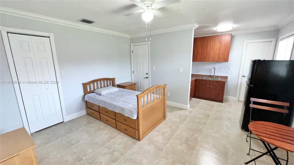 Foto principal - 3910 SW 134th Ave