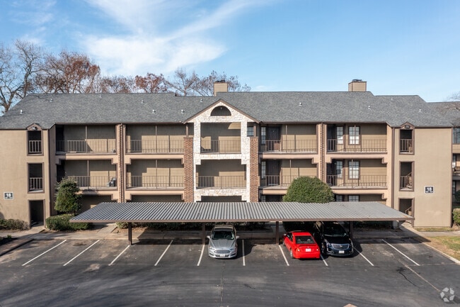 Building Photo - The Madison on the Lake