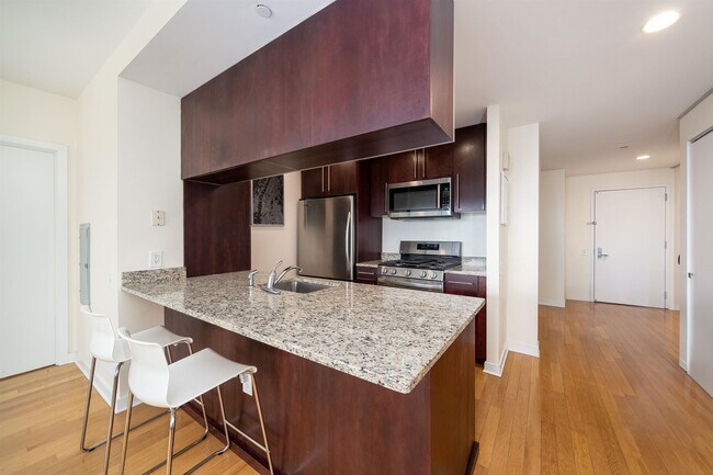 Foto del edificio - 1215 Hudson Park