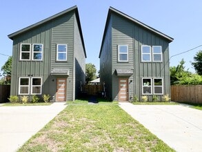 Building Photo - 4317 Plaag St
