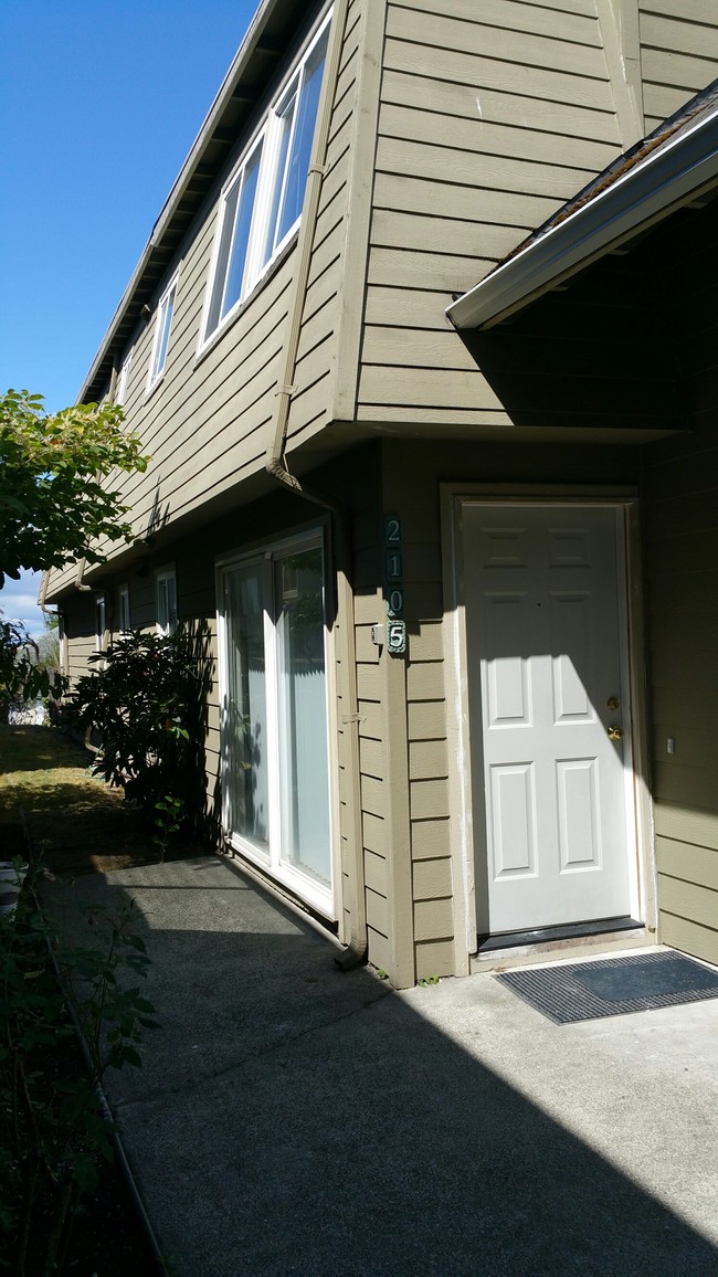 Foto del edificio - 2105 10th Ave W