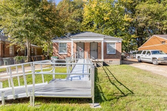 Building Photo - 1677 Echles St