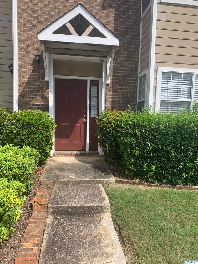 11112 Memorial Pkwy SW Unit L5, Huntsville, AL 35803 Condo for Rent